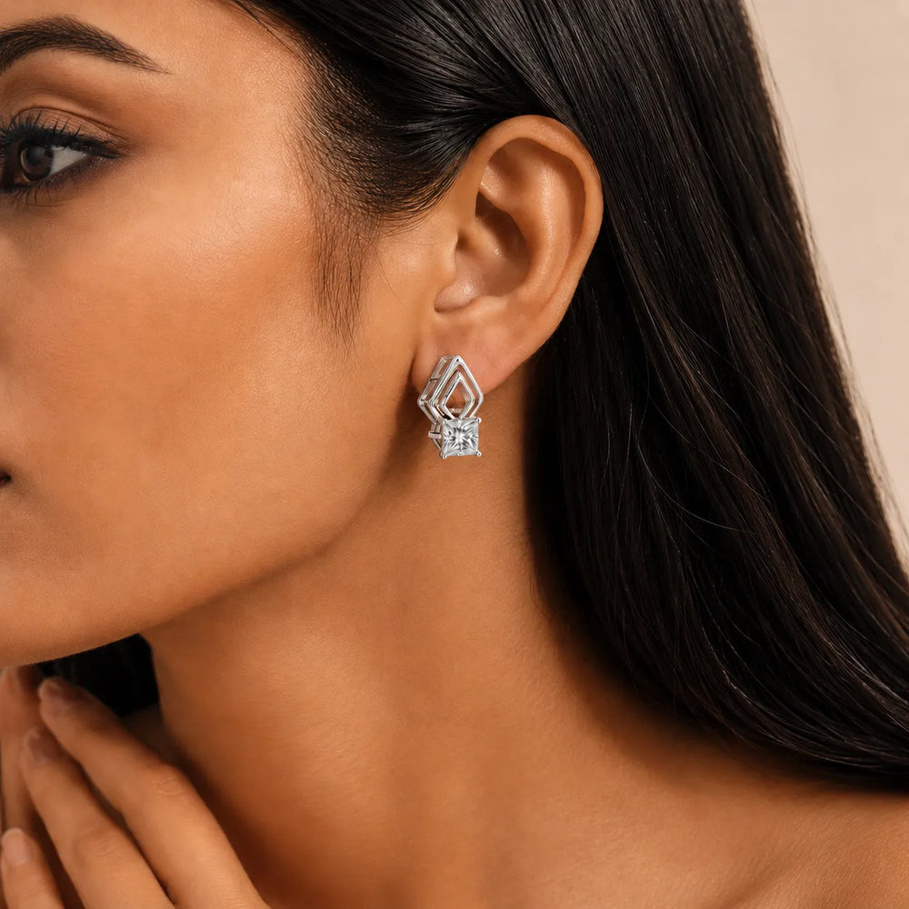 The Diamond Horizon Studs earring