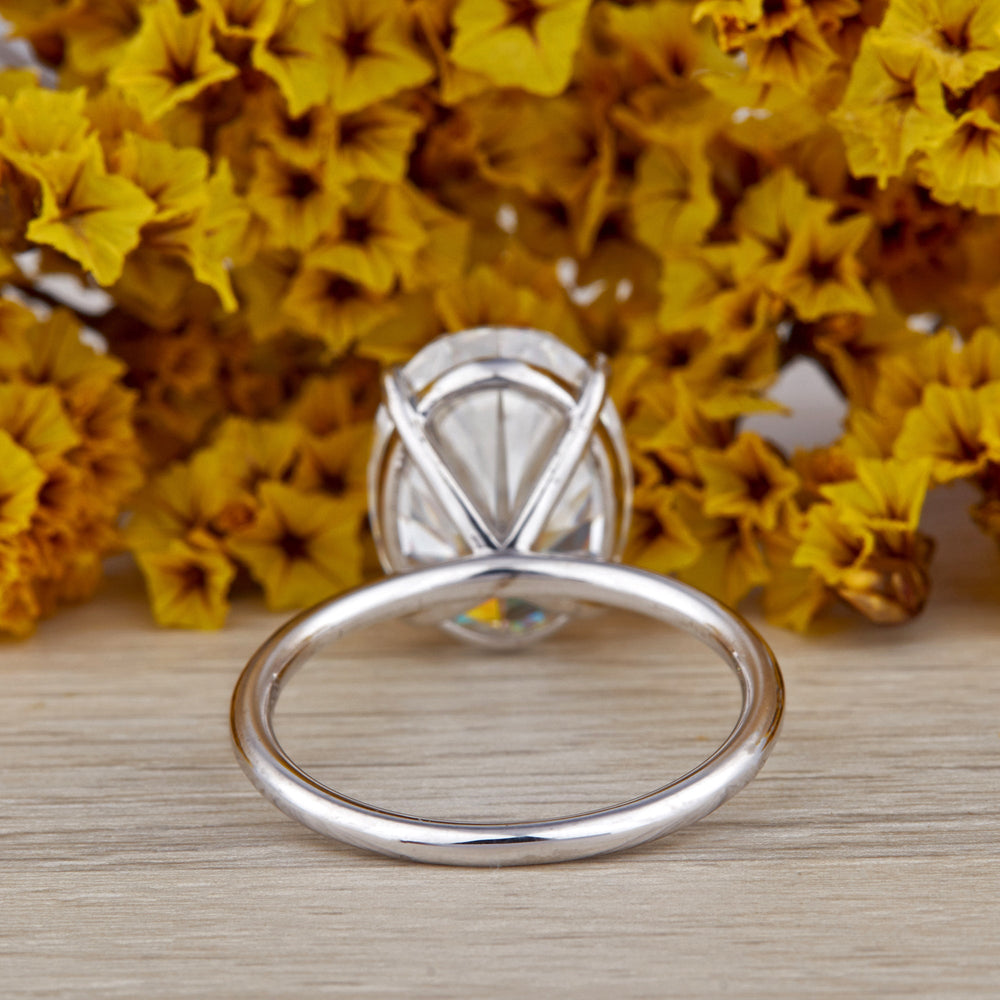 Oval Cut Labgrown Engagement Ring