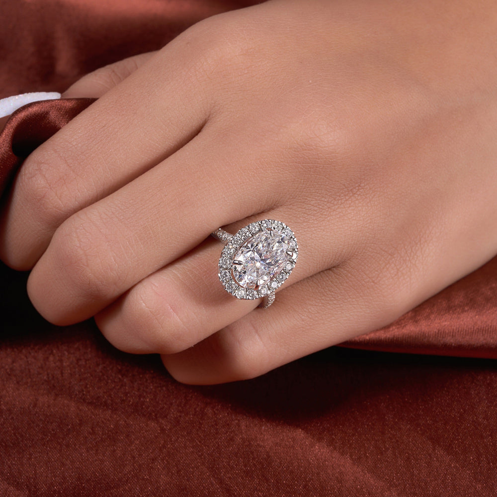 Oval Cut Labgrown Ring