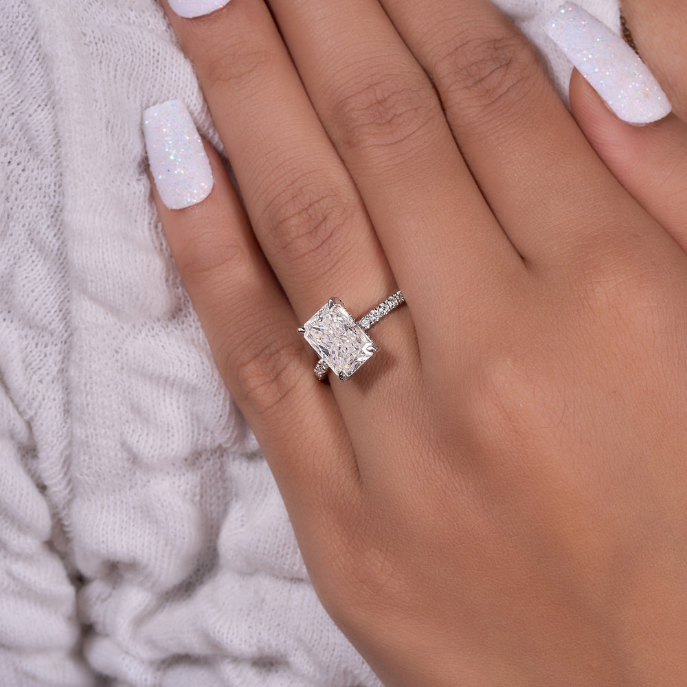 Crushed Ice Radiant Cut Labgrown Ring