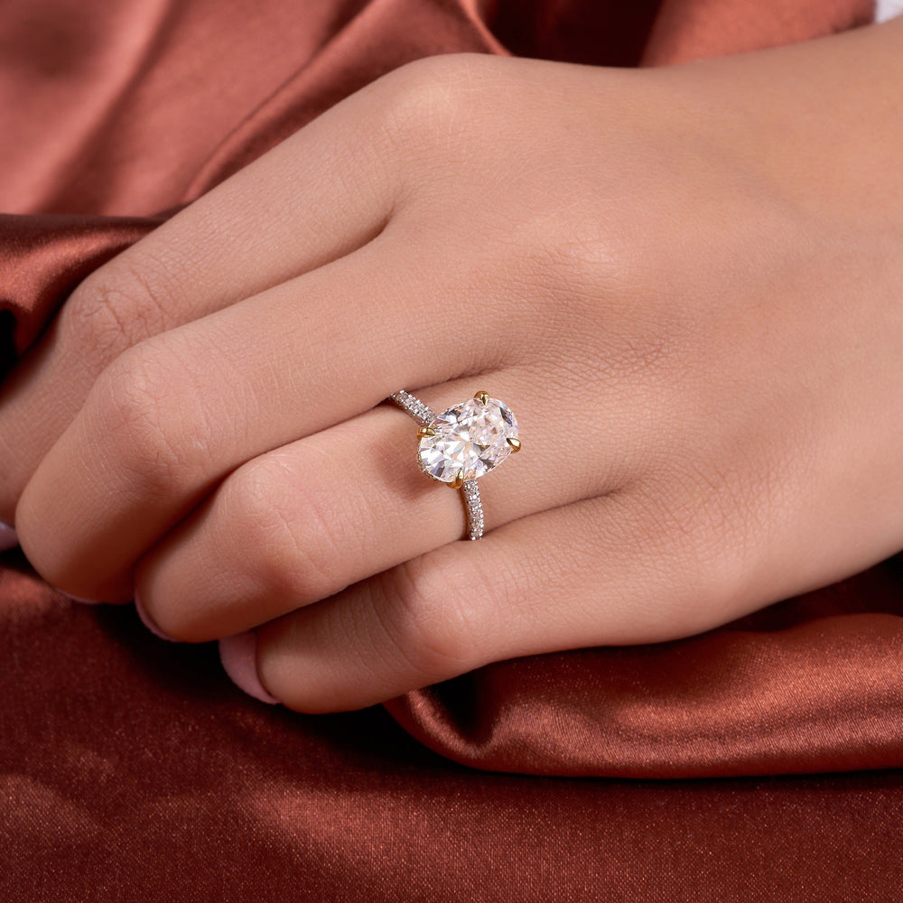 Oval Cut Labgrown Ring