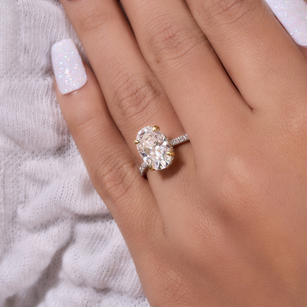 Oval Cut Labgrown Ring