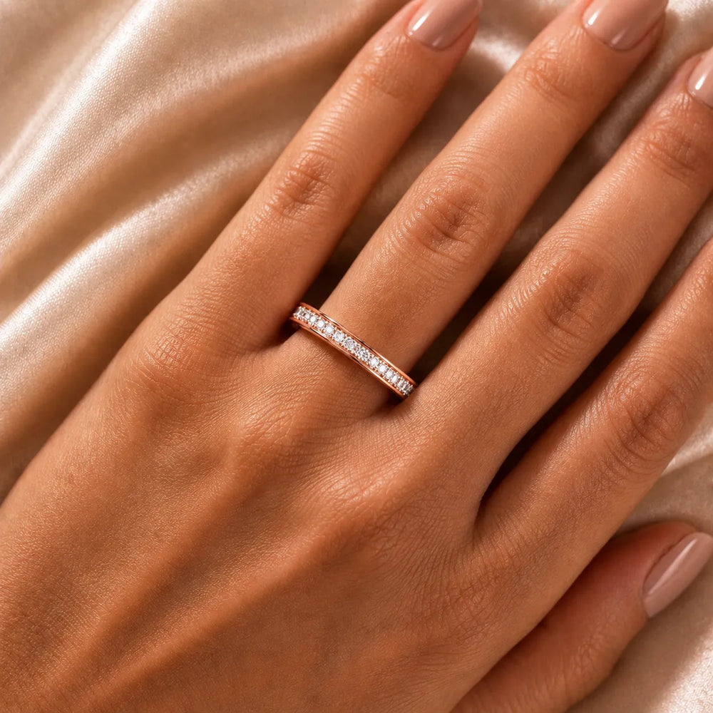 Vintage Lace Round-Cut Diamond Band