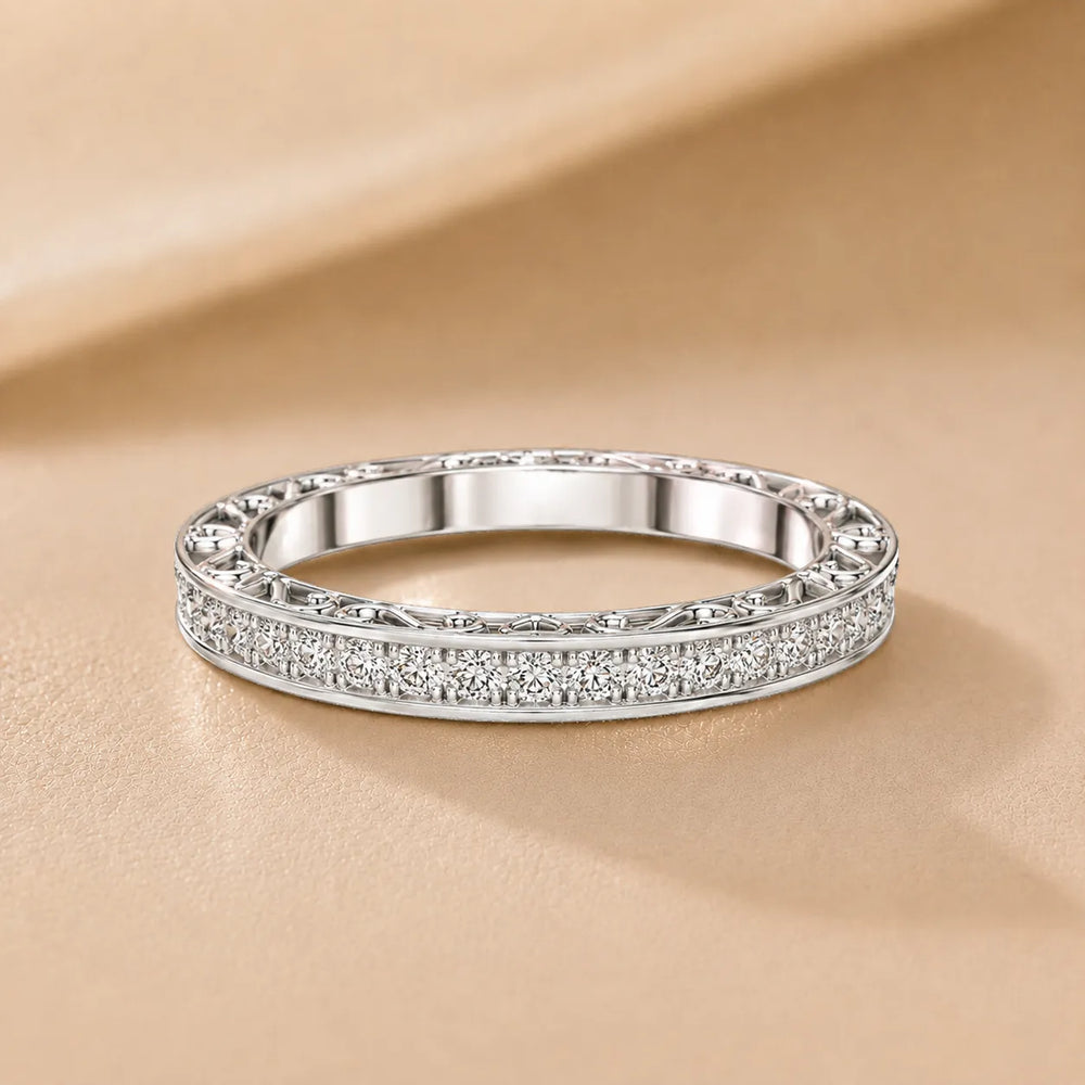 Vintage Lace Round-Cut Diamond Band