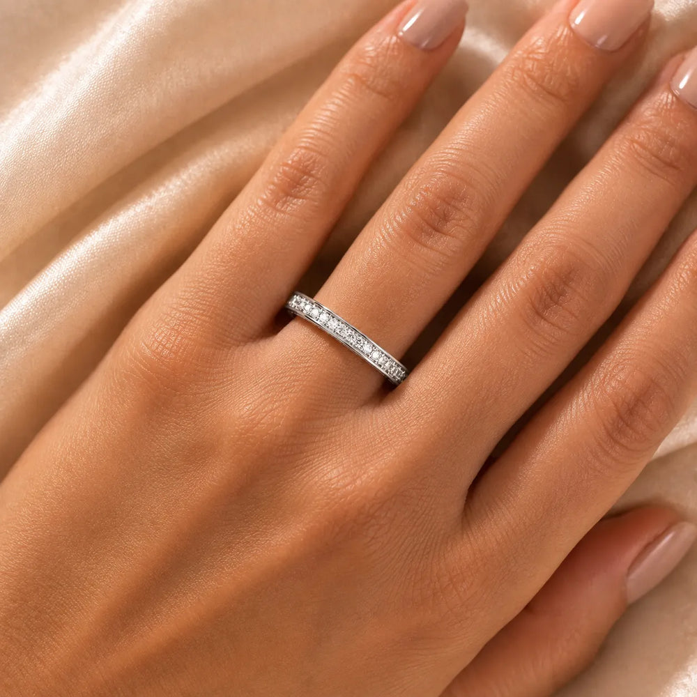 Vintage Lace Round-Cut Diamond Band