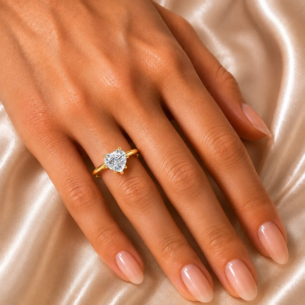Romantic Solitaire Ring with Timeless Design