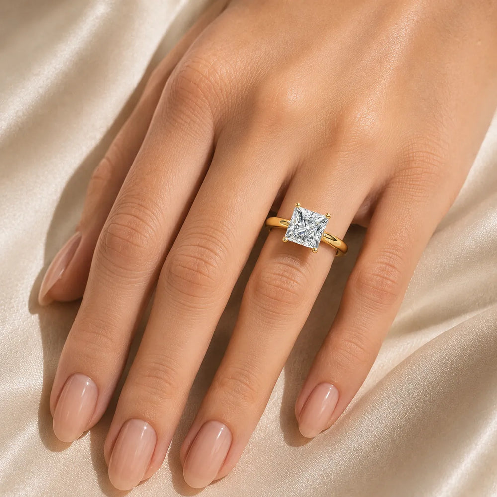 Romantic Solitaire Ring with Timeless Design