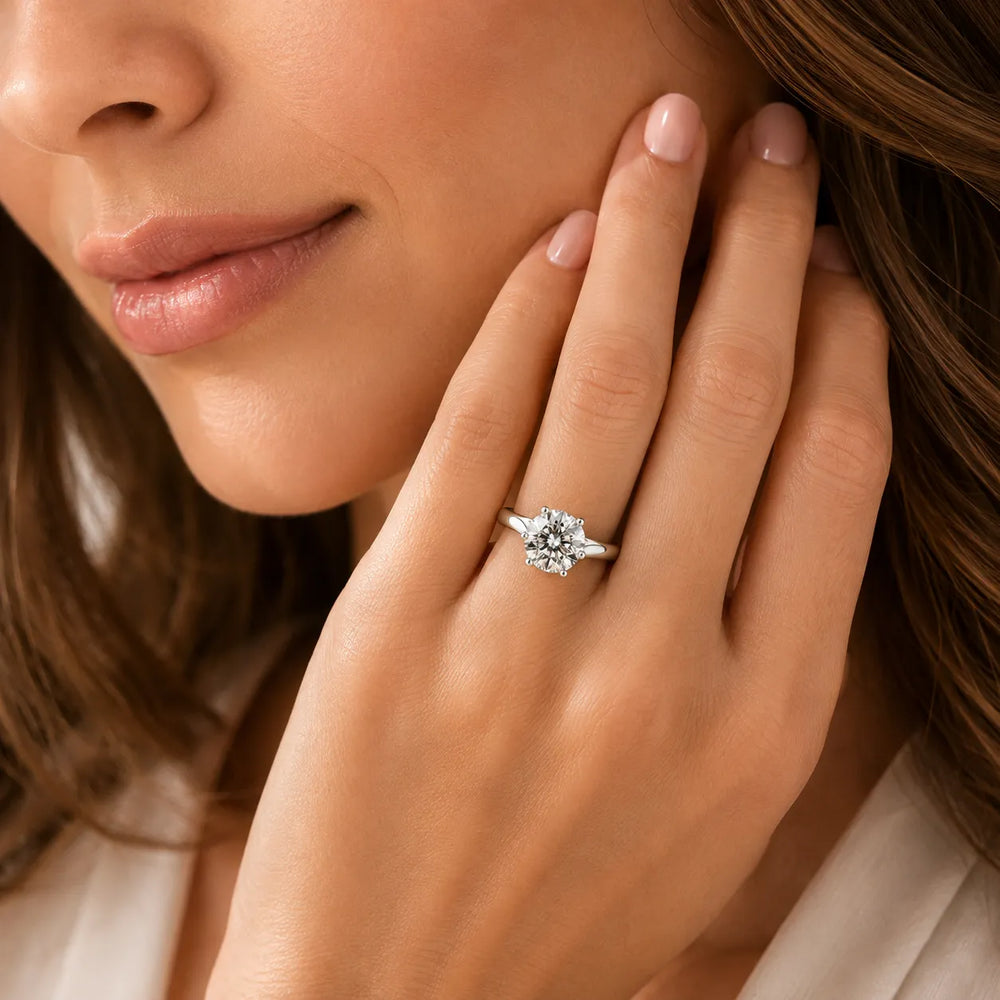 Romantic Solitaire Ring with Timeless Design
