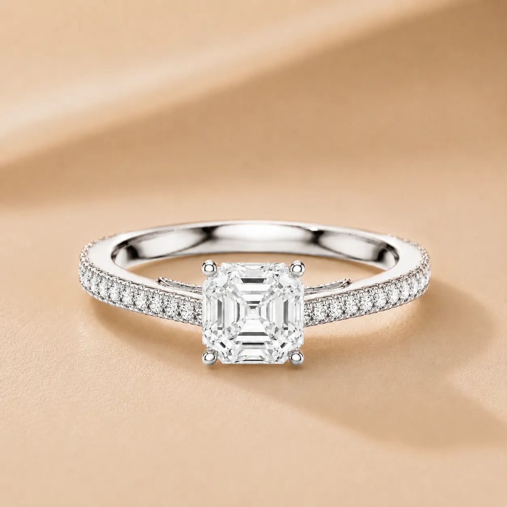 Luminous Promise Ring with Round Elegance