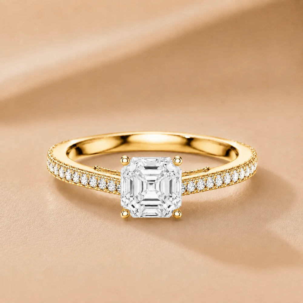 Luminous Promise Ring with Round Elegance