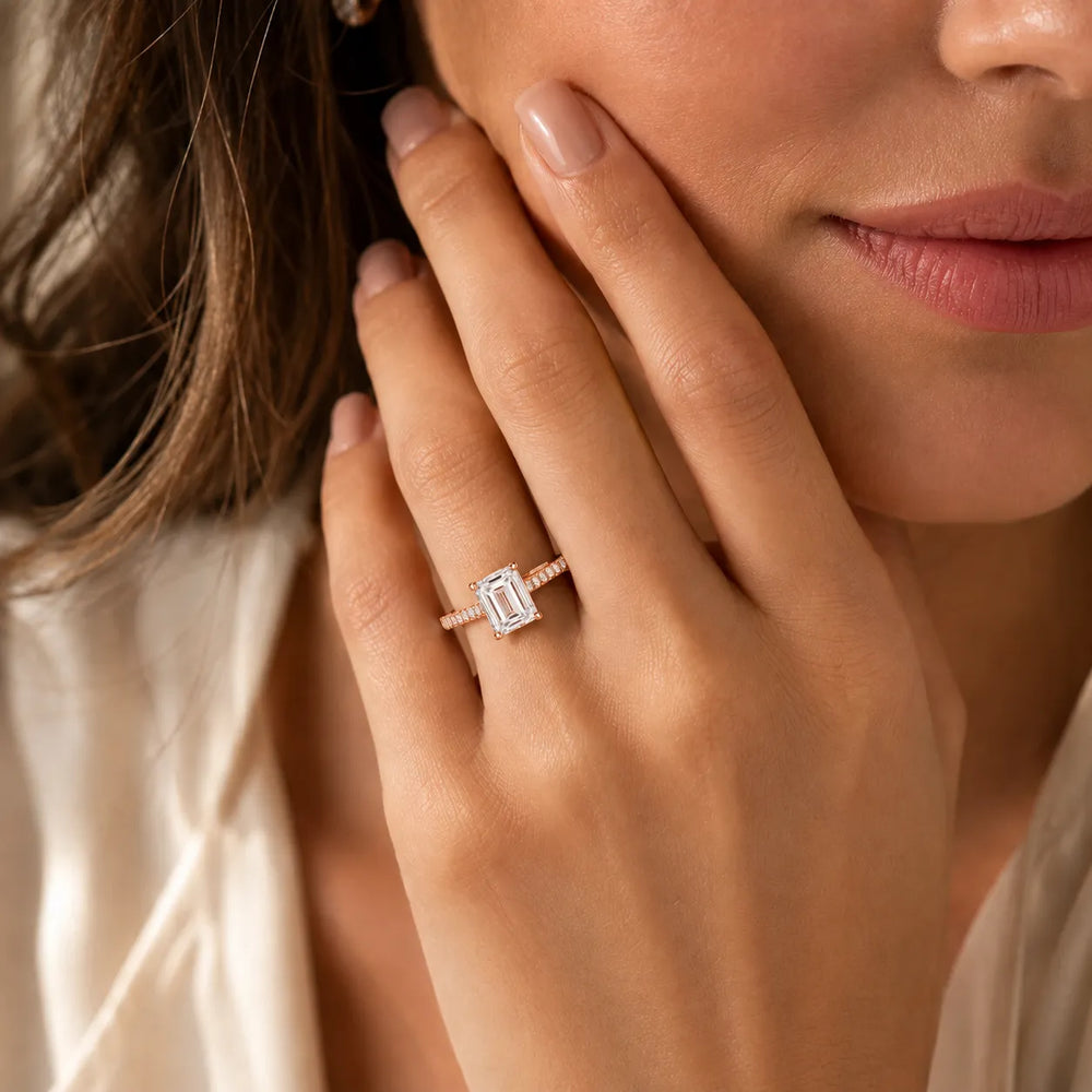 Luminous Promise Ring with Round Elegance