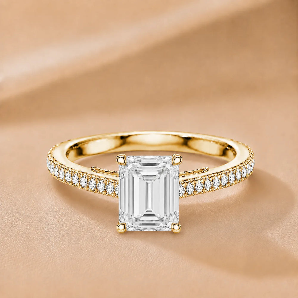 Luminous Promise Ring with Round Elegance