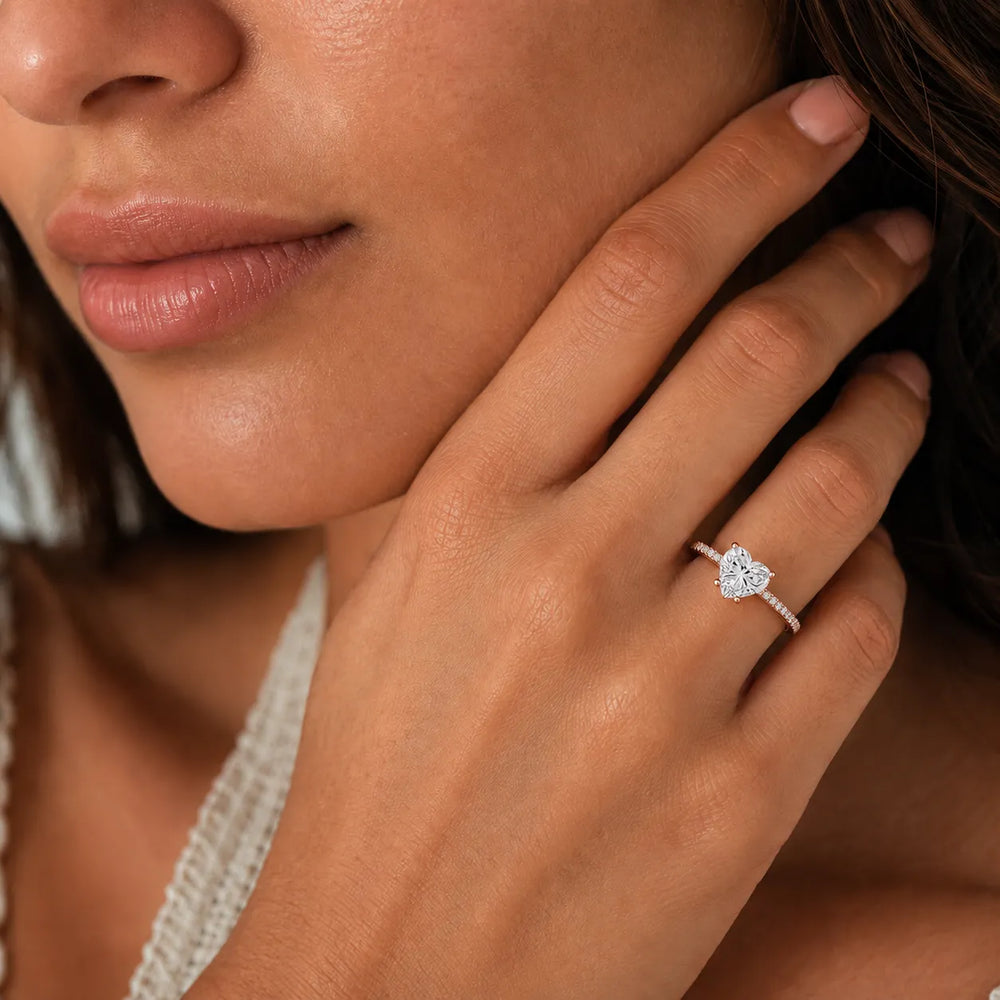 Luminous Promise Ring with Round Elegance