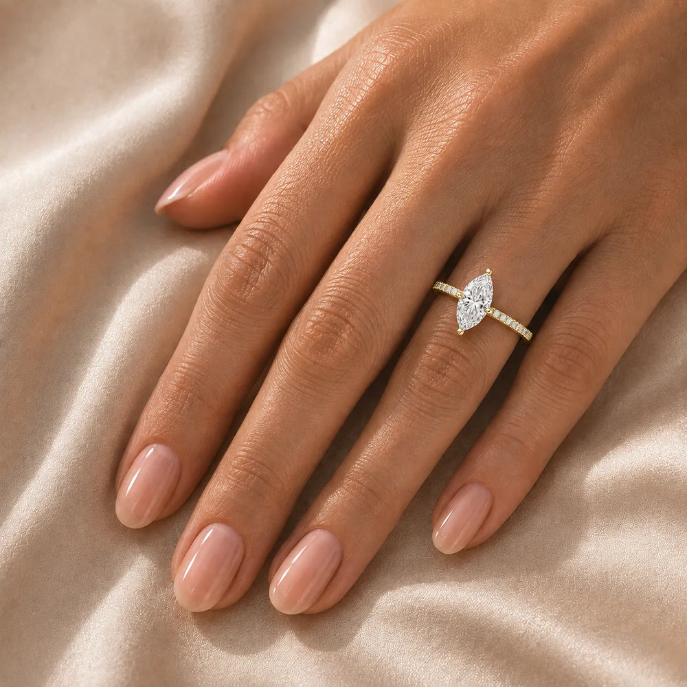 Luminous Promise Ring with Round Elegance