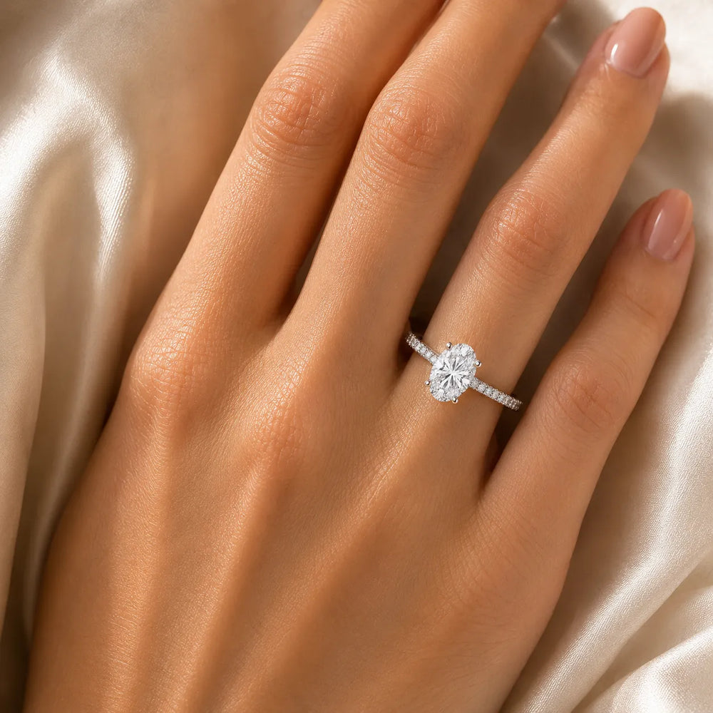 Luminous Promise Ring with Round Elegance
