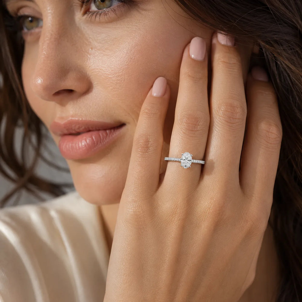 Luminous Promise Ring with Round Elegance