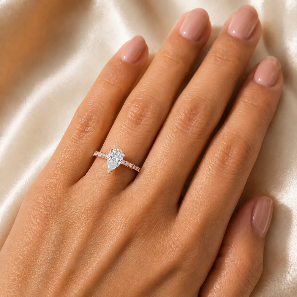 Luminous Promise Ring with Round Elegance