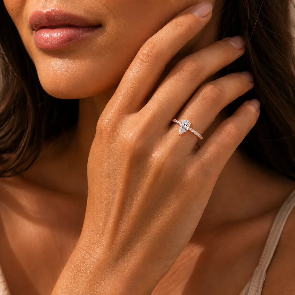 Luminous Promise Ring with Round Elegance