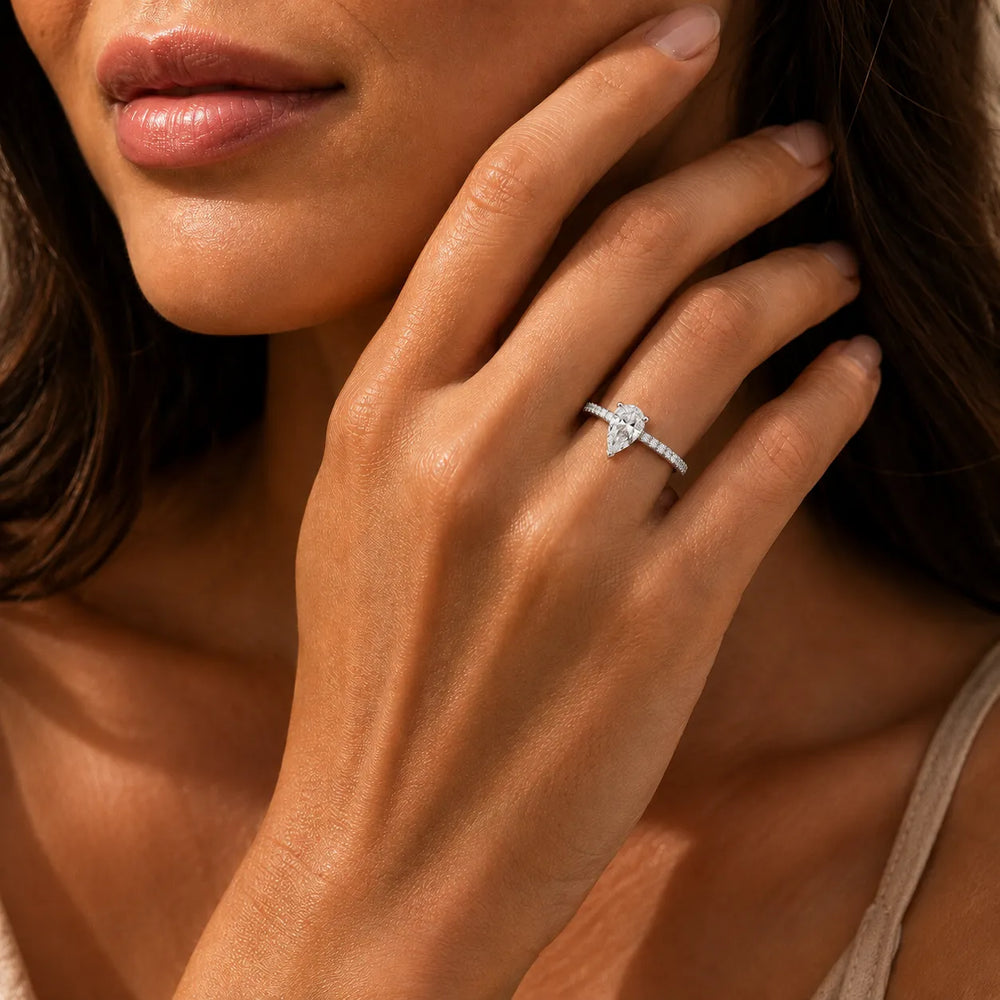 Luminous Promise Ring with Round Elegance