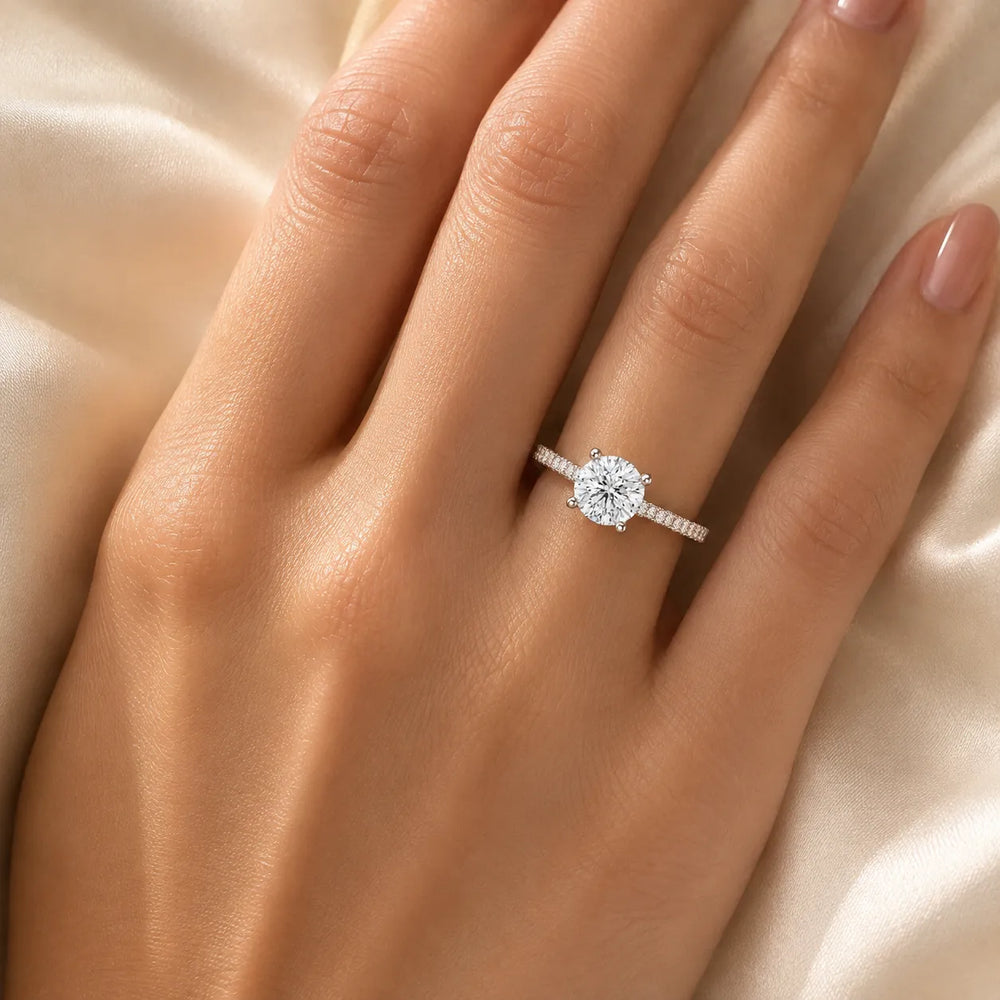 Luminous Promise Ring with Round Elegance