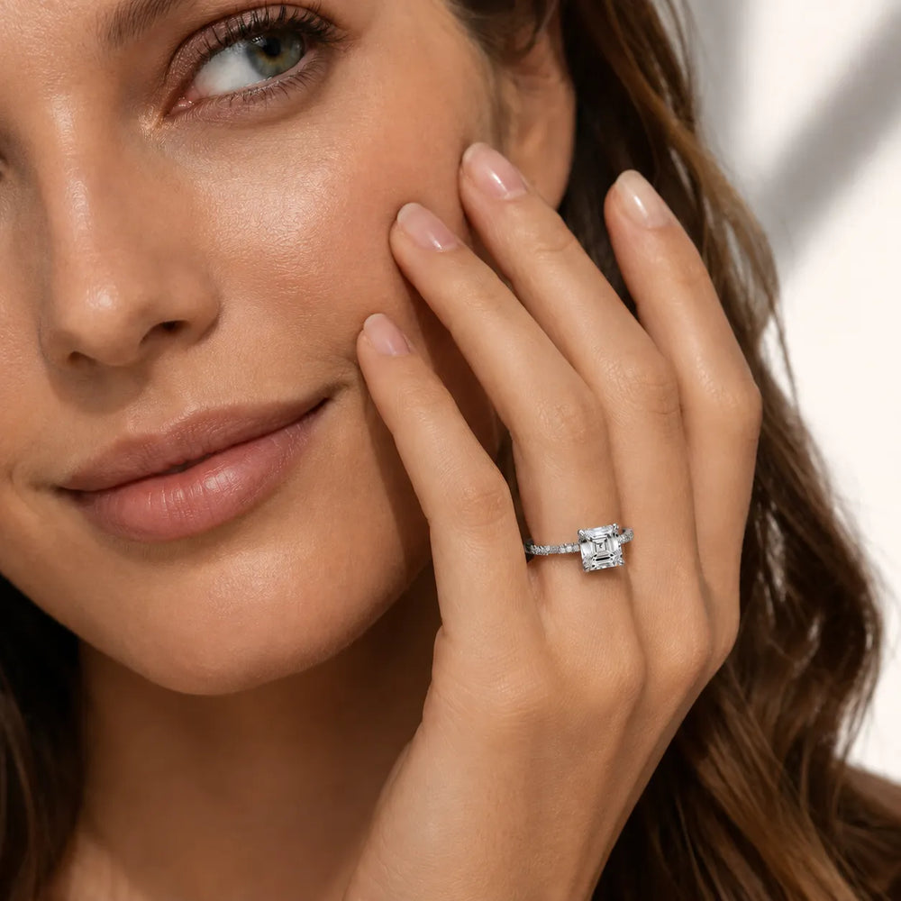 Classic Engagement Ring with Modern Luxury and Refined Beauty
