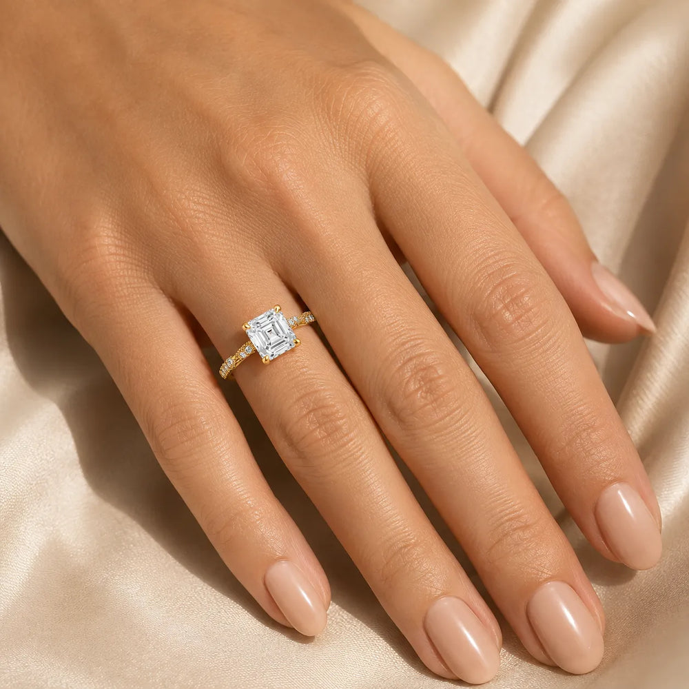 Classic Engagement Ring with Modern Luxury and Refined Beauty