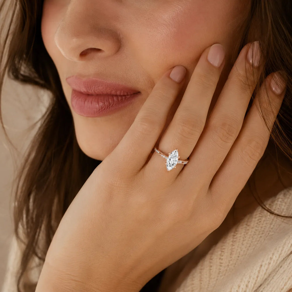 Classic Engagement Ring with Modern Luxury and Refined Beauty