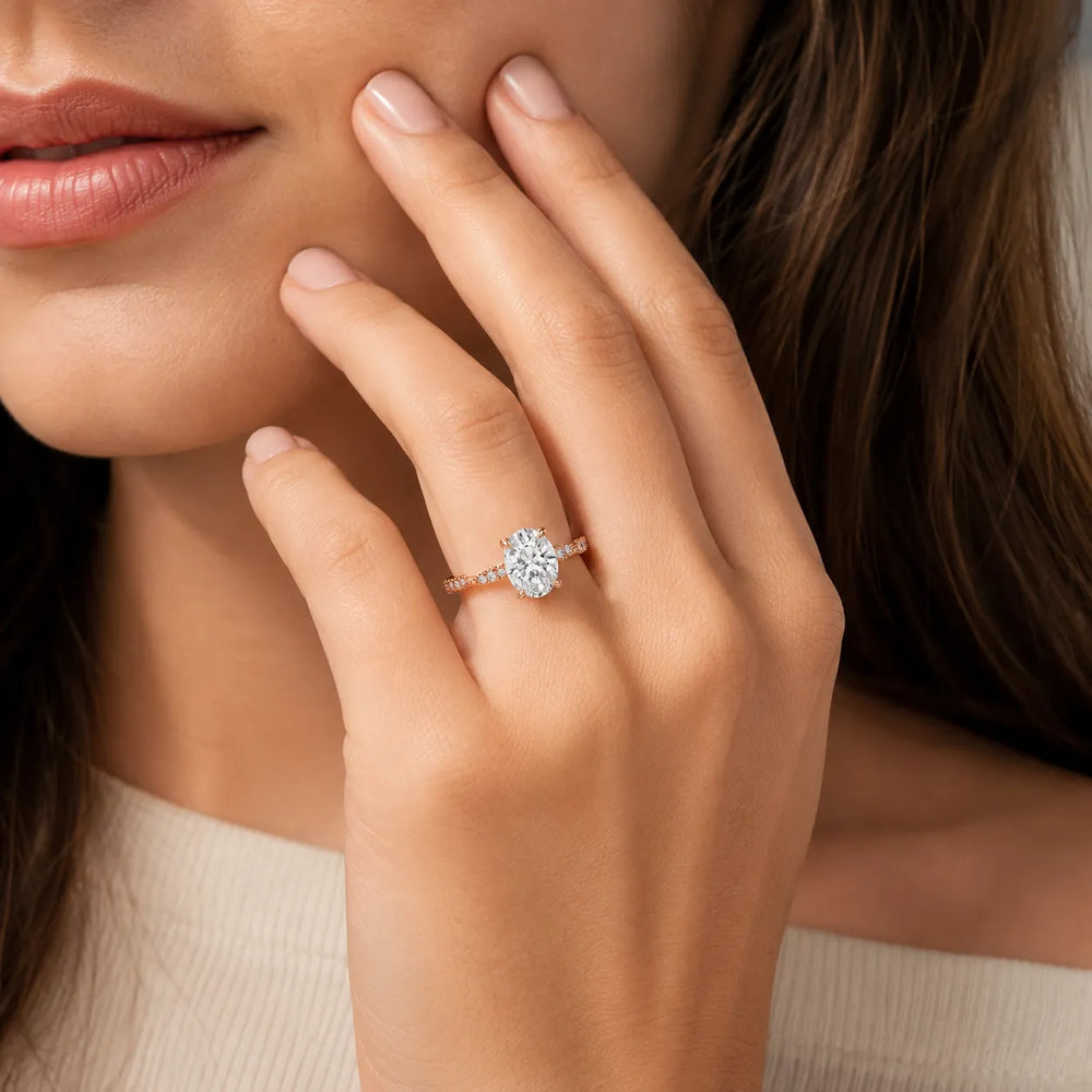 Classic Engagement Ring with Modern Luxury and Refined Beauty
