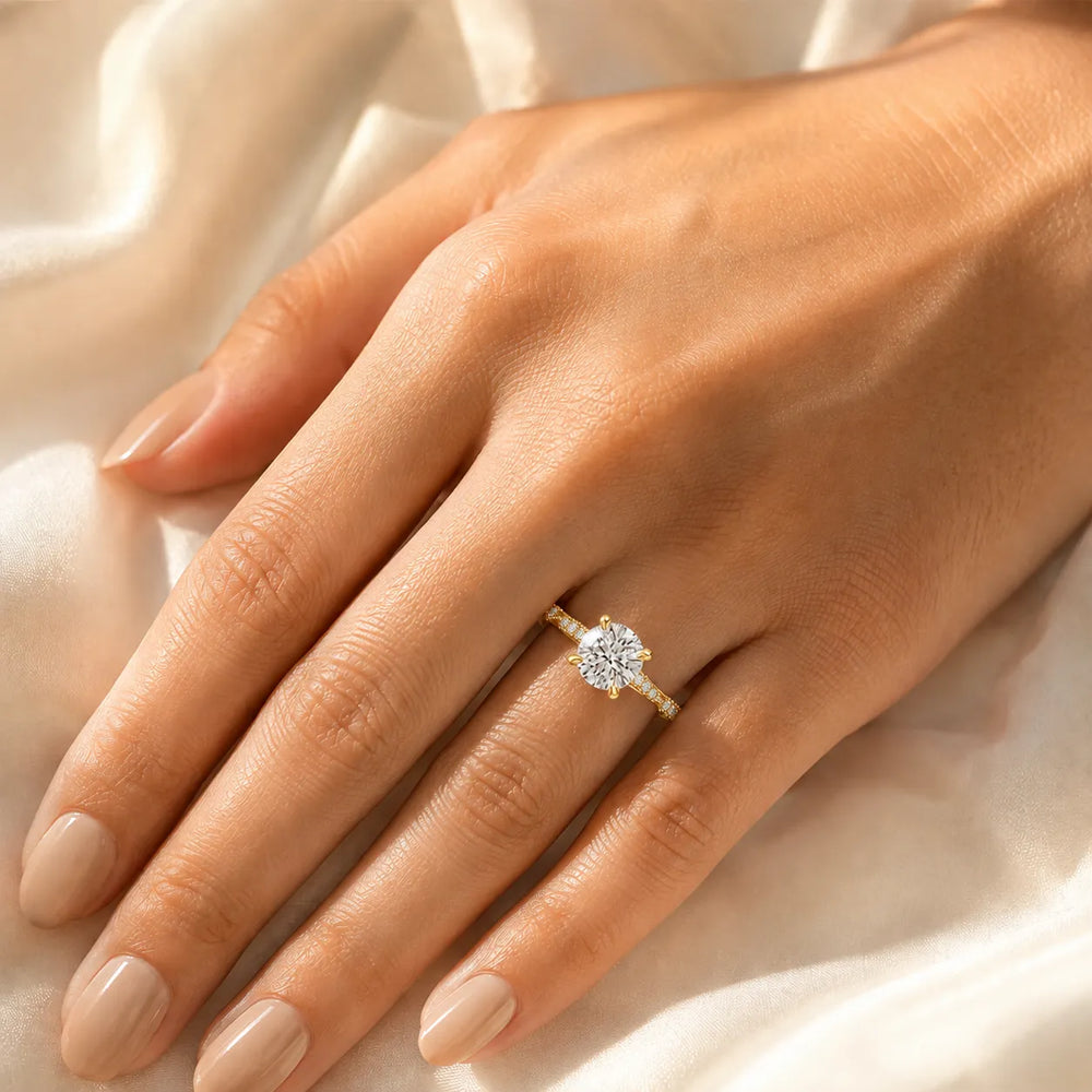 Classic Engagement Ring with Modern Luxury and Refined Beauty