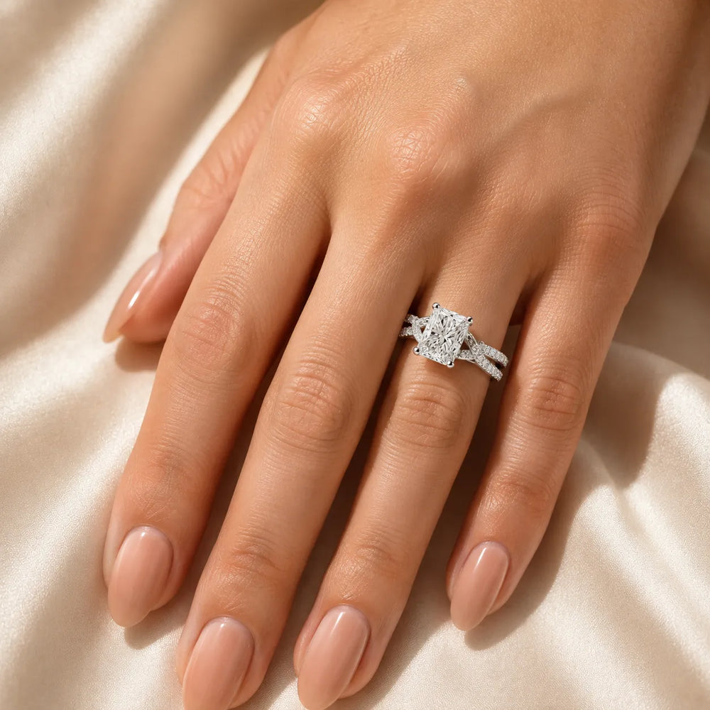 Serenity Knot Ring with Round Diamond