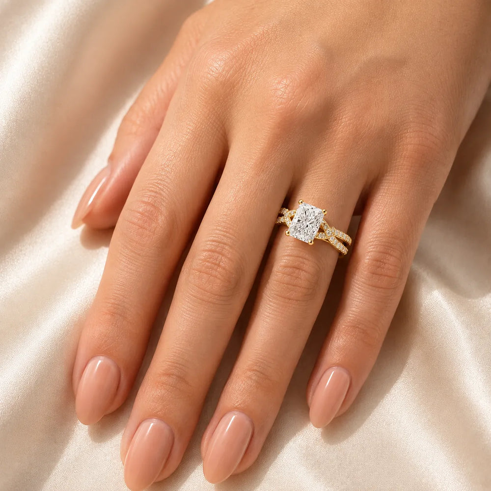Serenity Knot Ring with Round Diamond