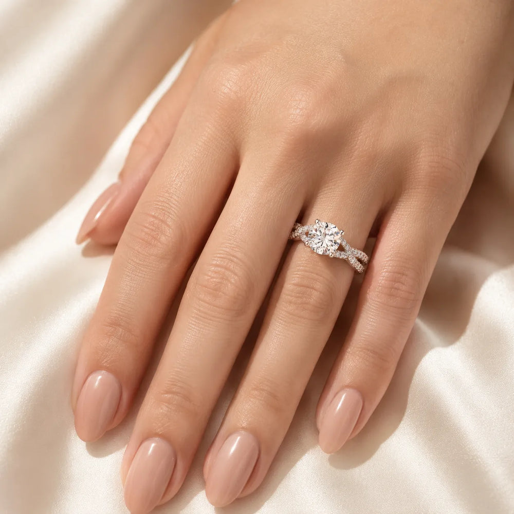 Serenity Knot Ring with Round Diamond
