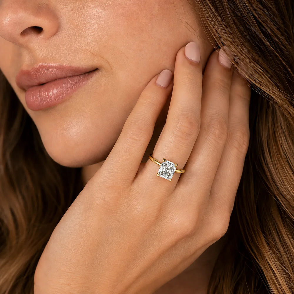 Romantic Solitaire Ring with Classic Setting