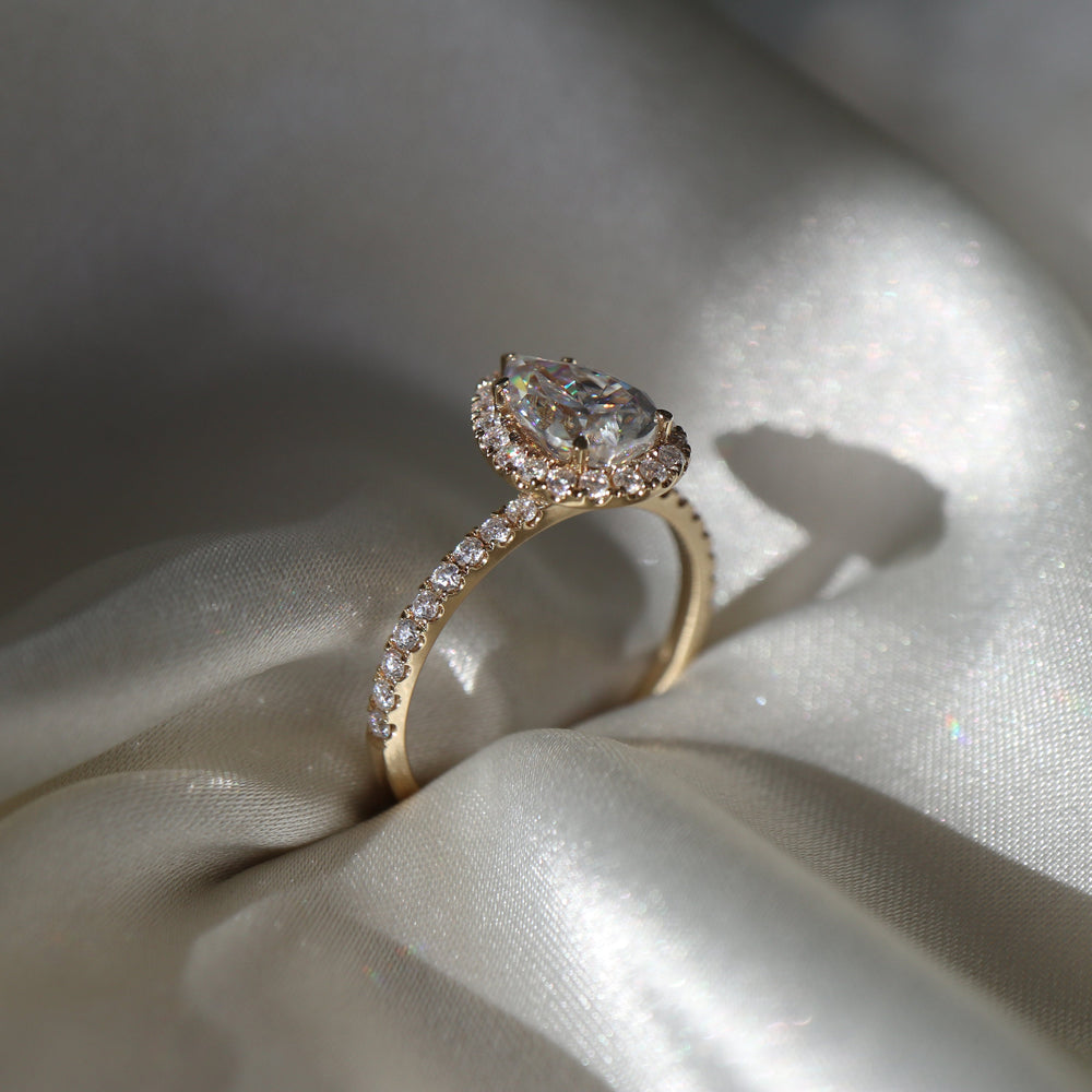 Pear Cut Labgrown Engagement Ring