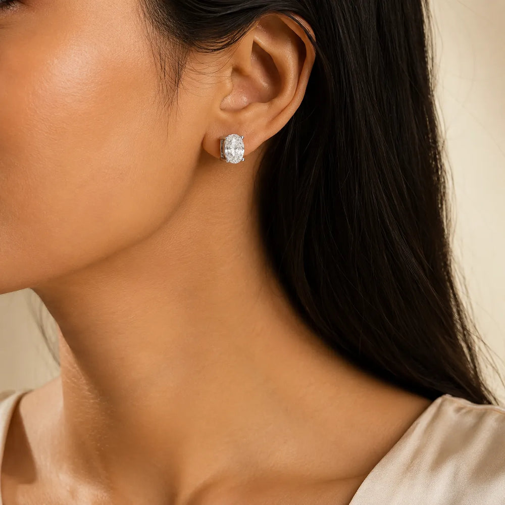 The Classic Brilliance Studs earring