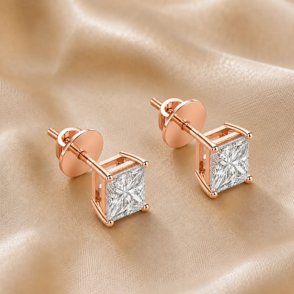 The Classic Brilliance Studs earring