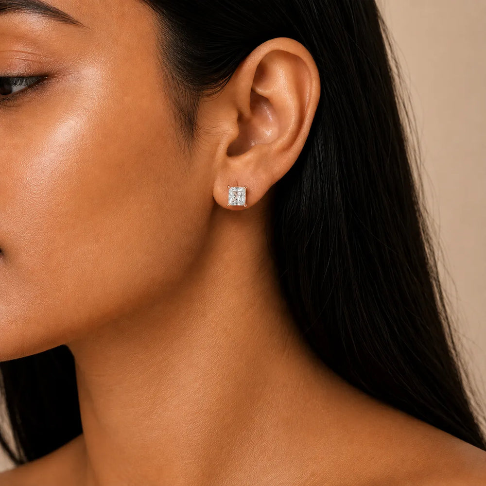 The Classic Brilliance Studs earring