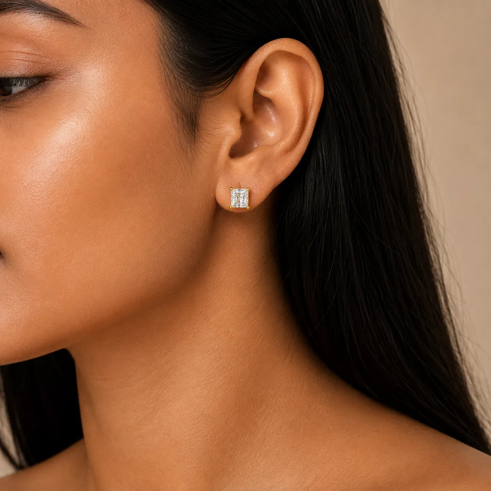 The Classic Brilliance Studs earring