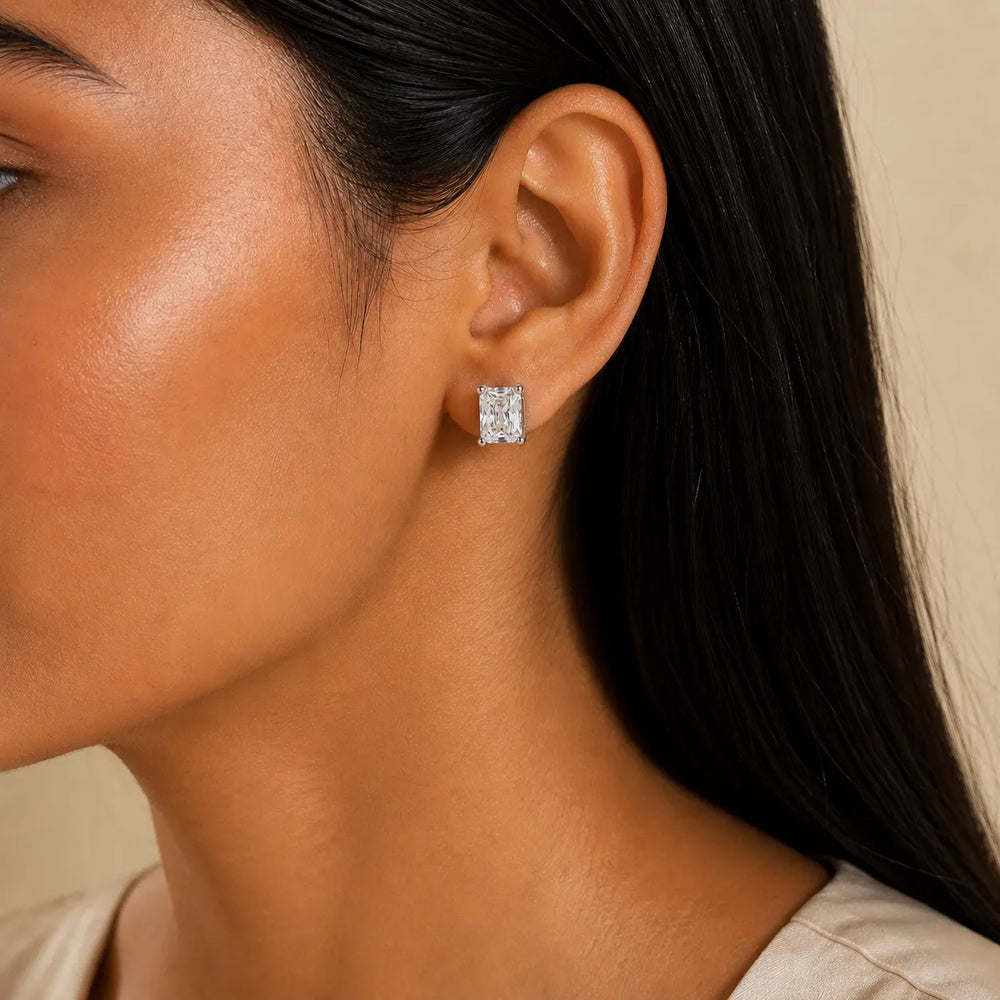 The Classic Brilliance Studs earring