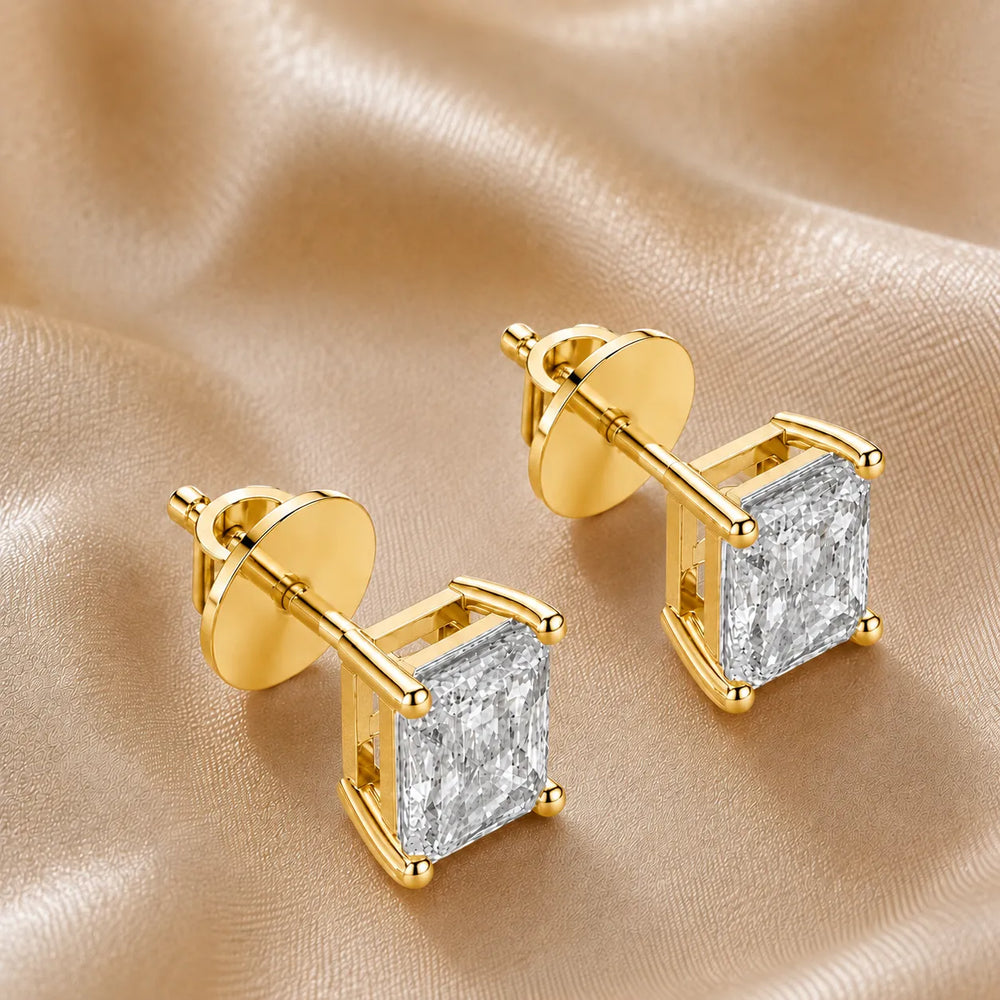 The Classic Brilliance Studs earring