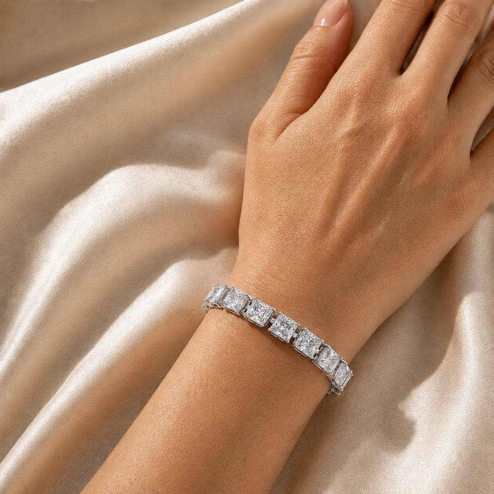 Structured Beauty, Endless Shine With Princess Cut & Emerald Cut Diamond