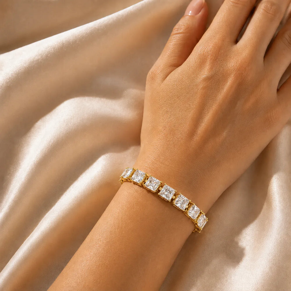 Structured Beauty, Endless Shine With Princess Cut & Emerald Cut Diamond