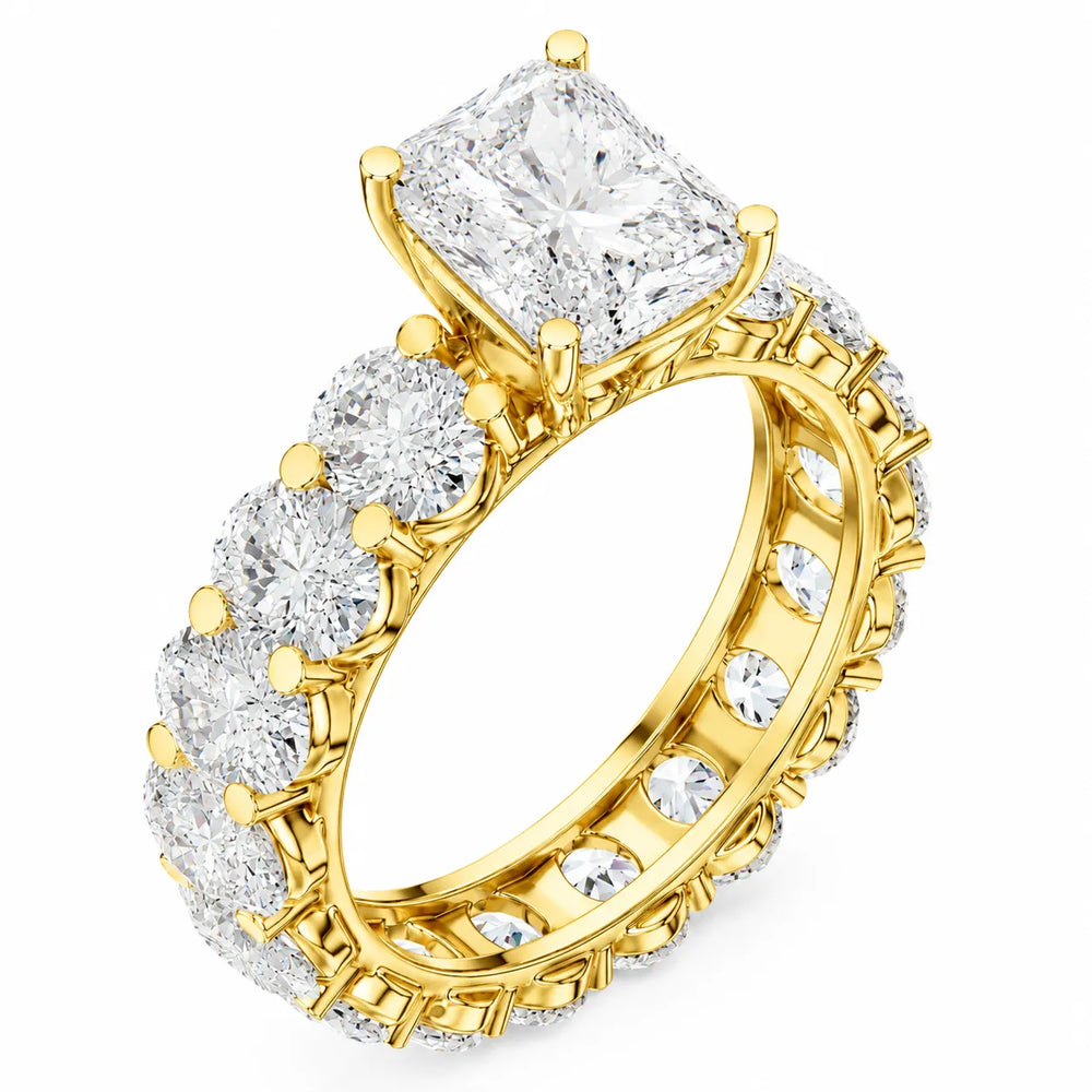 The Everlasting Grace Ring with Oval Diamond