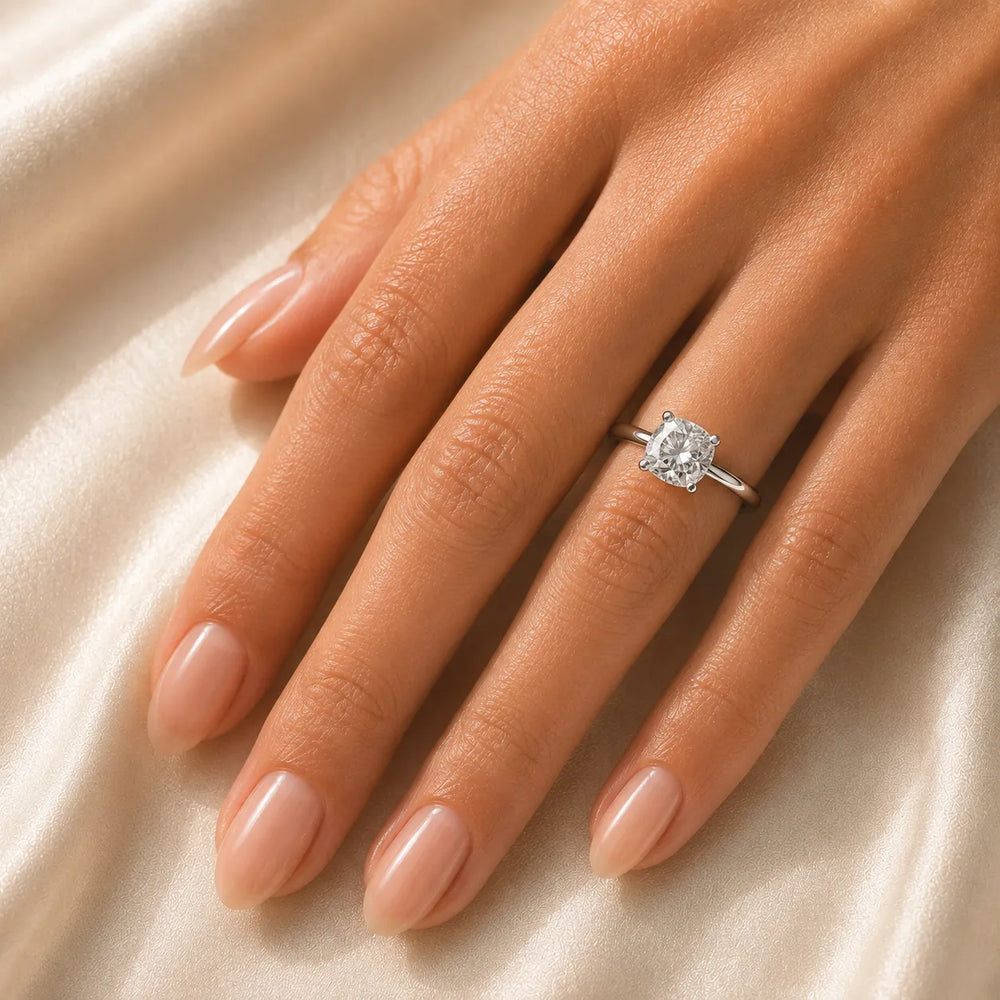 Elegant Solitaire Ring with Timeless Appeal