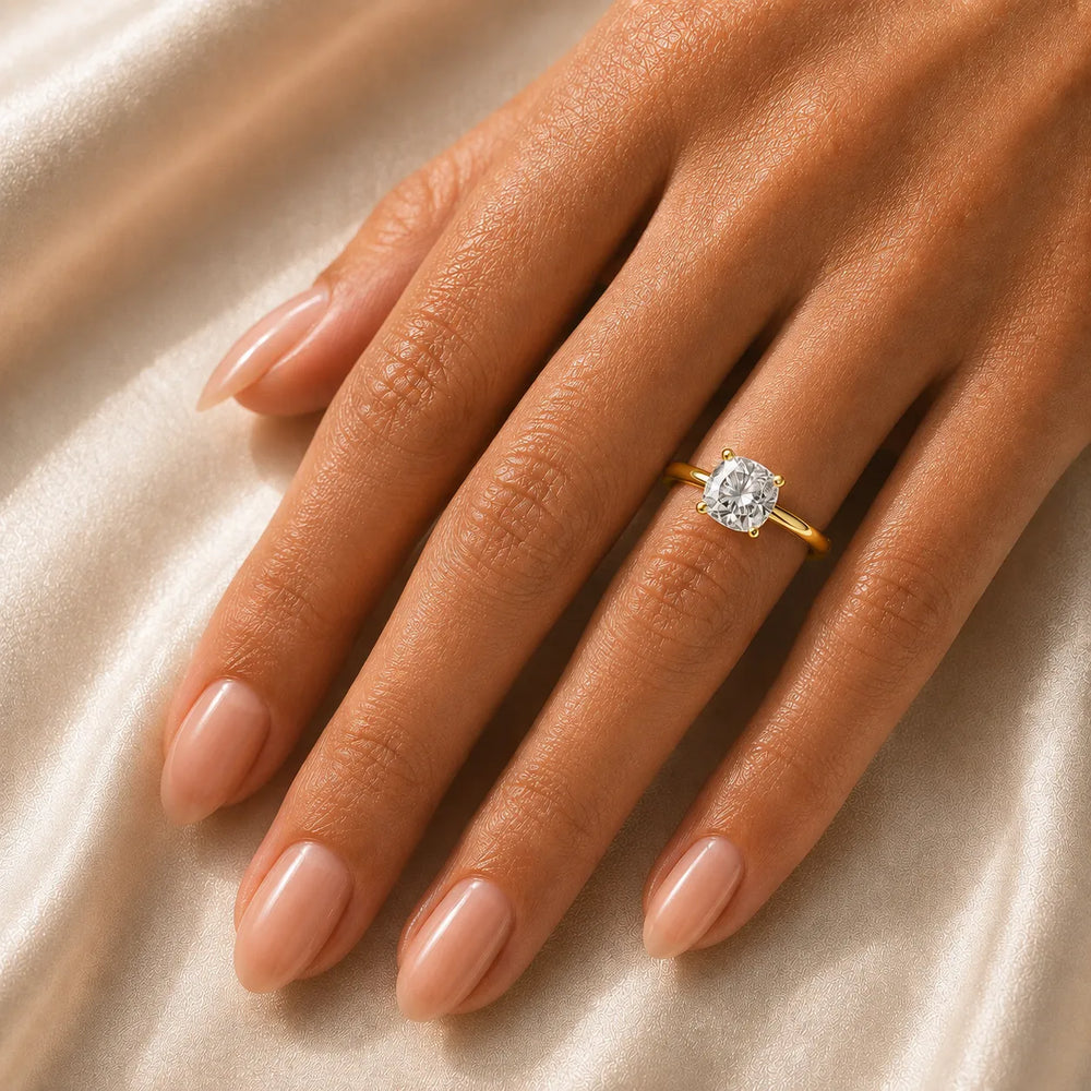 Elegant Solitaire Ring with Timeless Appeal