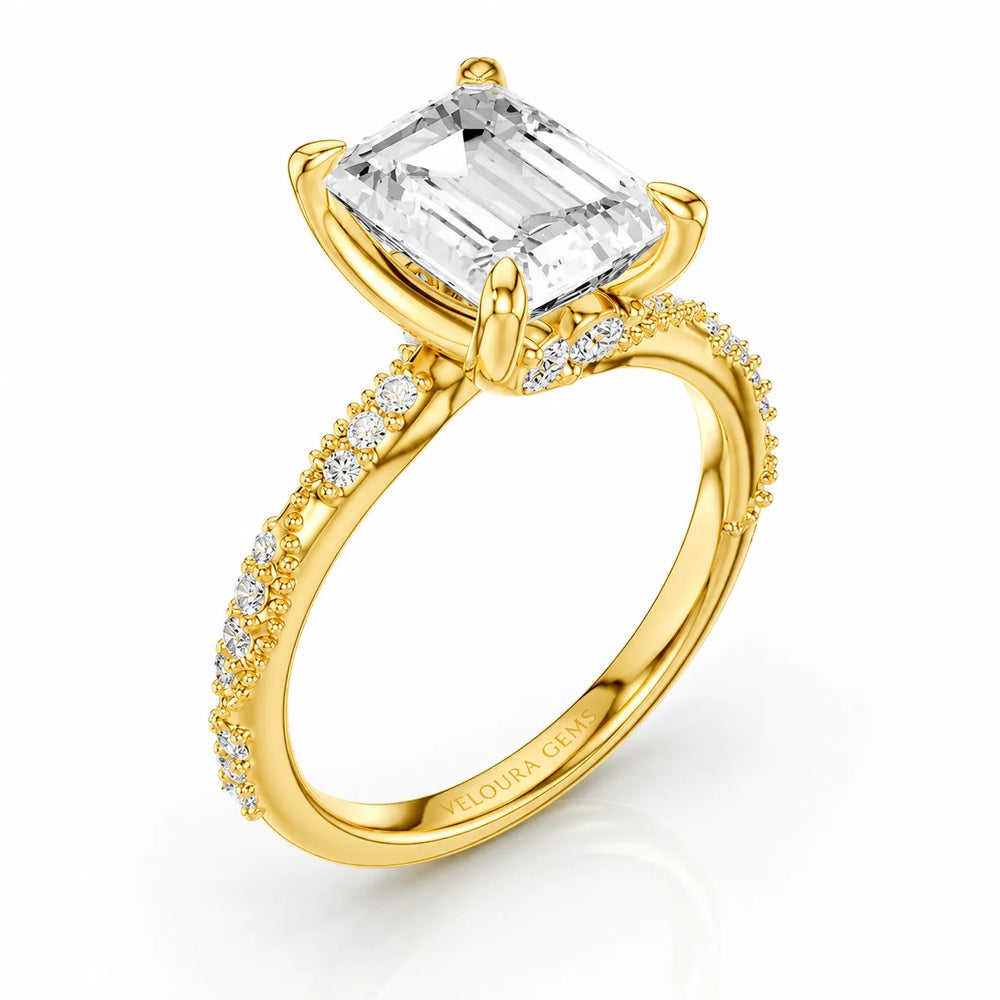 Classic Engagement Ring with Modern Luxury and Refined Beauty