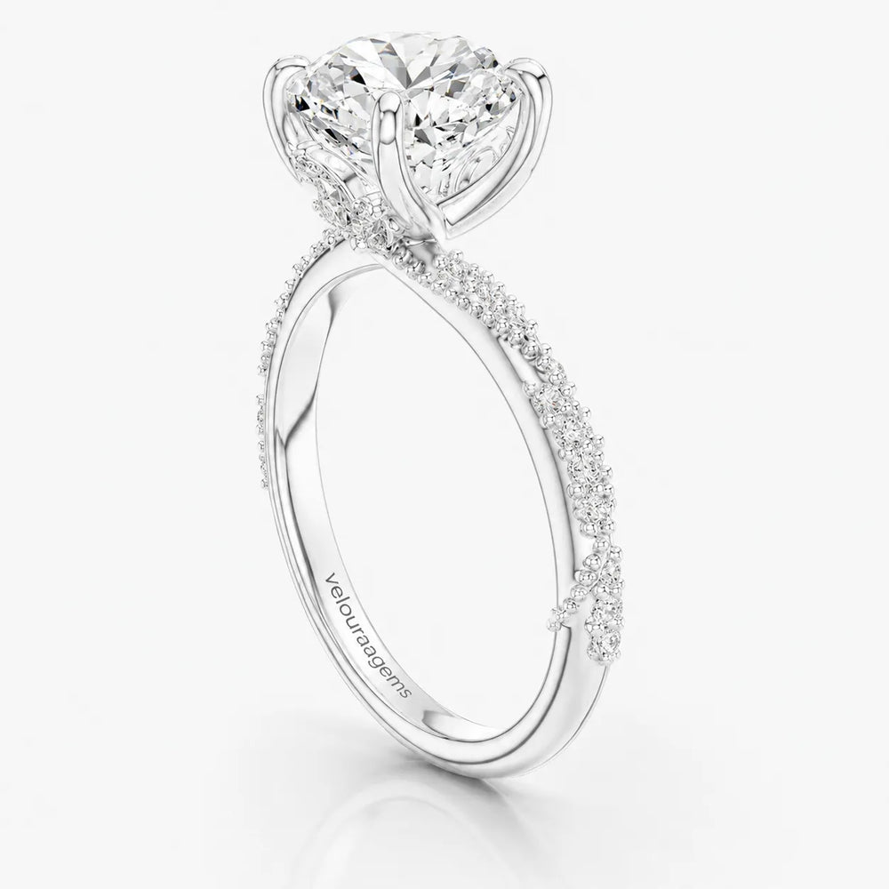 Classic Engagement Ring with Modern Luxury and Refined Beauty