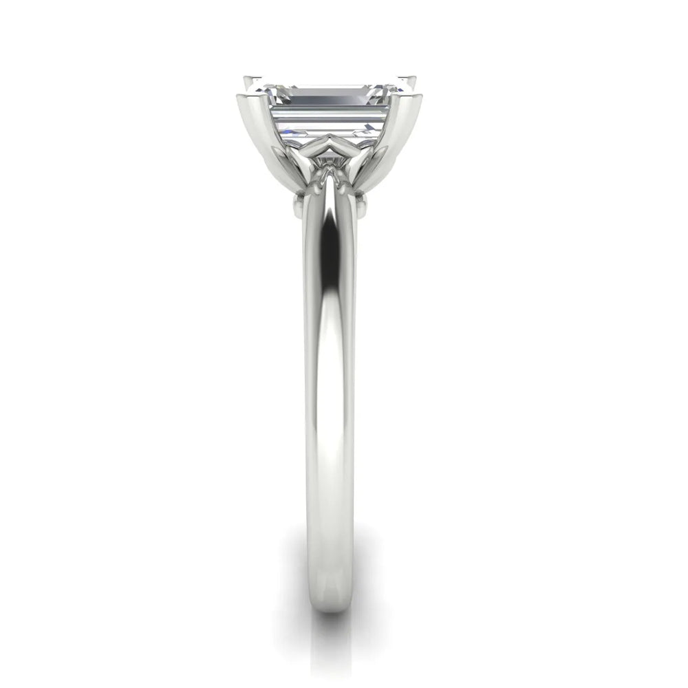 Elegant Solitaire Ring with Timeless Appeal