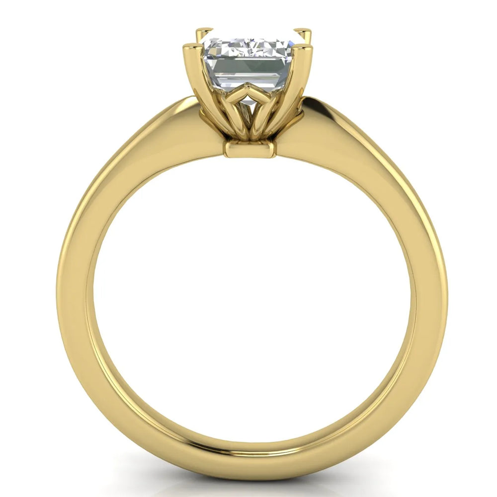 Elegant Solitaire Ring with Timeless Appeal