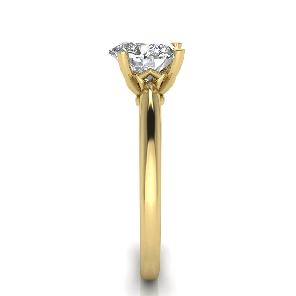 Elegant Solitaire Ring with Timeless Appeal